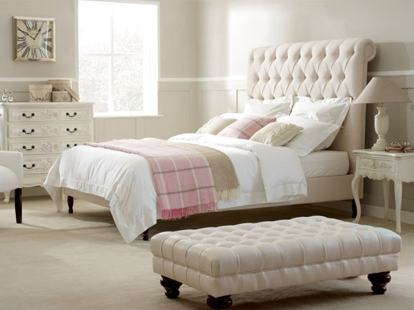 bronte-buttoned-scroll-bed-650-1