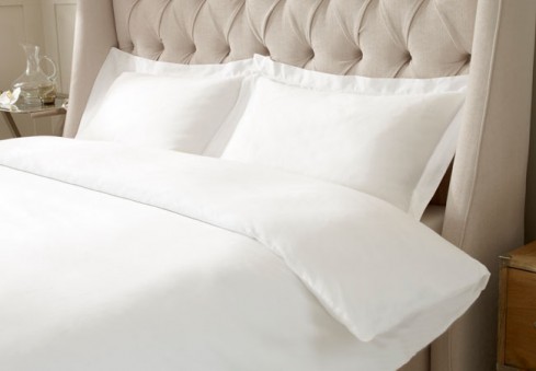 spring-decor-white-duvet-set