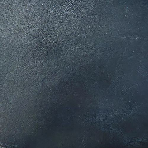 The El Paso collection features the finest Italian leather, offering an exceptionally smooth and luxurious feel. Perfect for adding a touch of elegance to any space, this premium leather embodies the highest standards of craftsmanship and comfort.