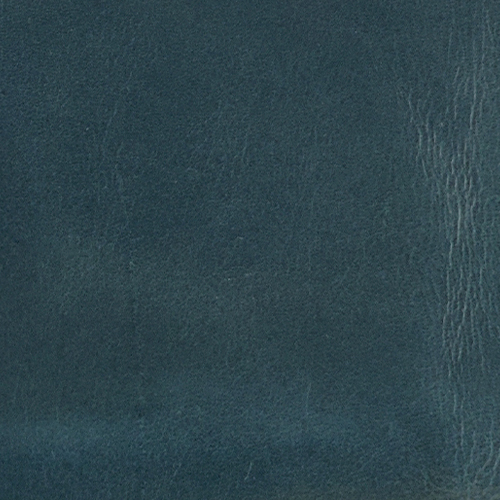 Next leather is a luxurious, semi-aniline hide, soft to the touch and naturally beautiful. Its gentle surface reveals subtle characteristics, adding depth and authenticity. This supple leather invites you to experience its genuine nature.